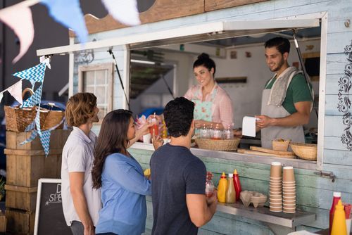 What Customers Want In A Food Truck (Tips & Consumer Trends)