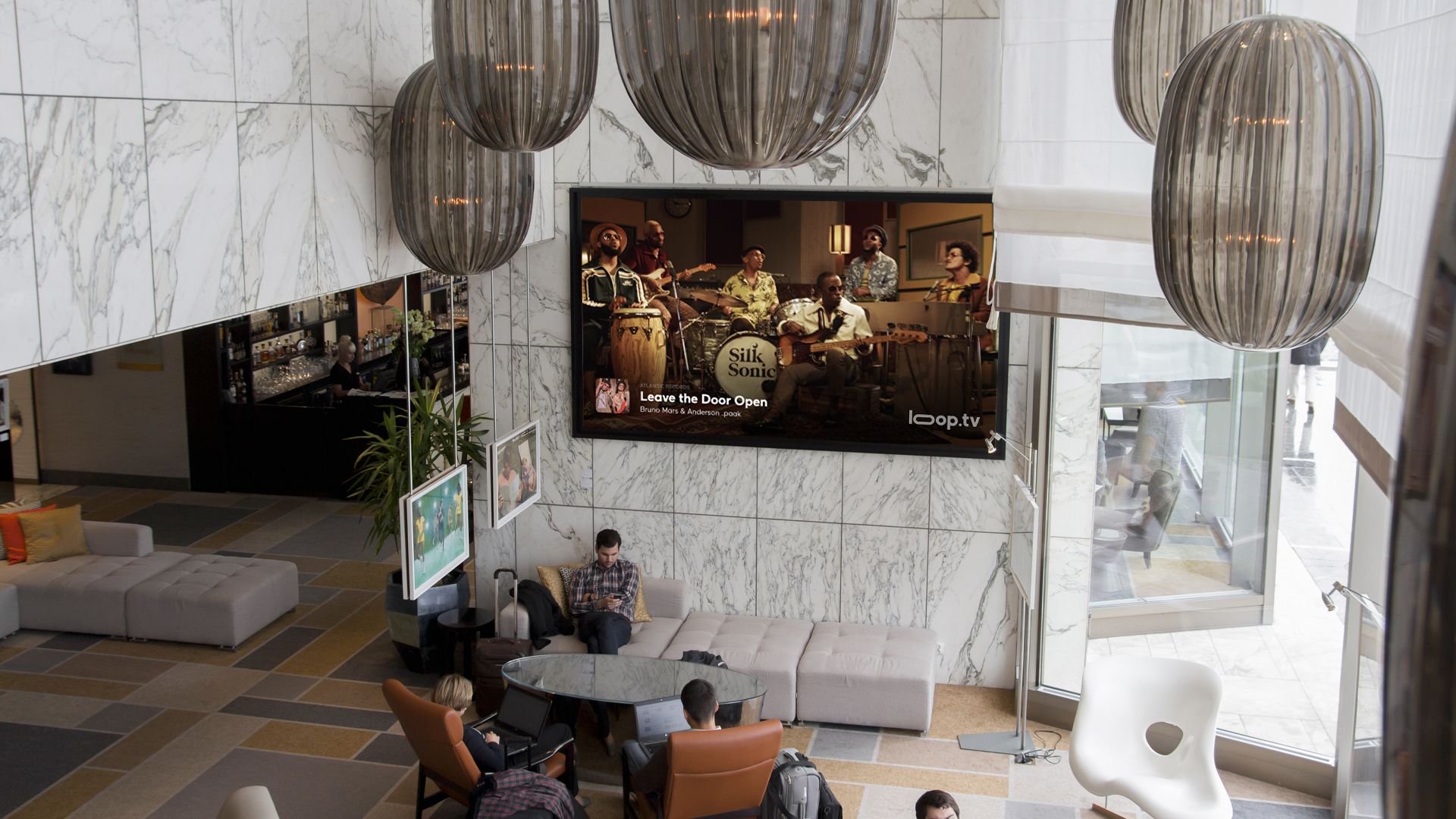 What Music Is Best For Hotel Lobbies